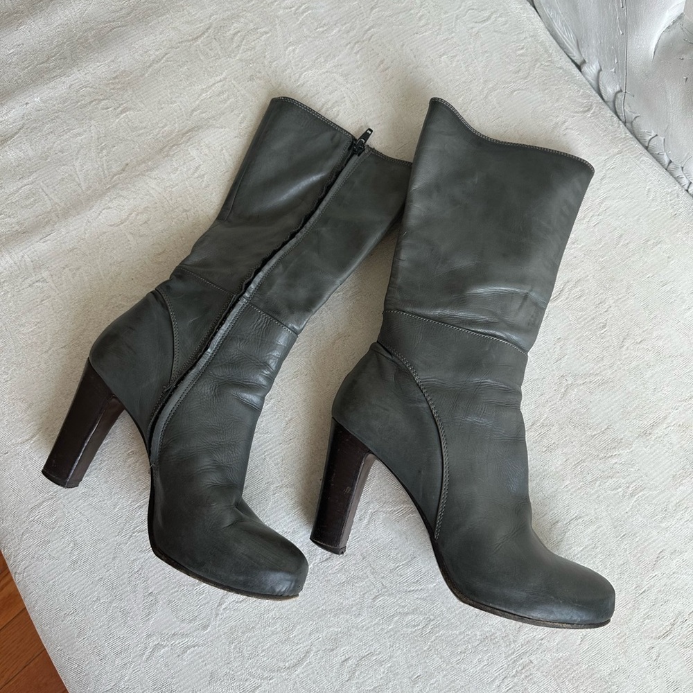 Vero Cuoio Dark Gray Heeled Boots